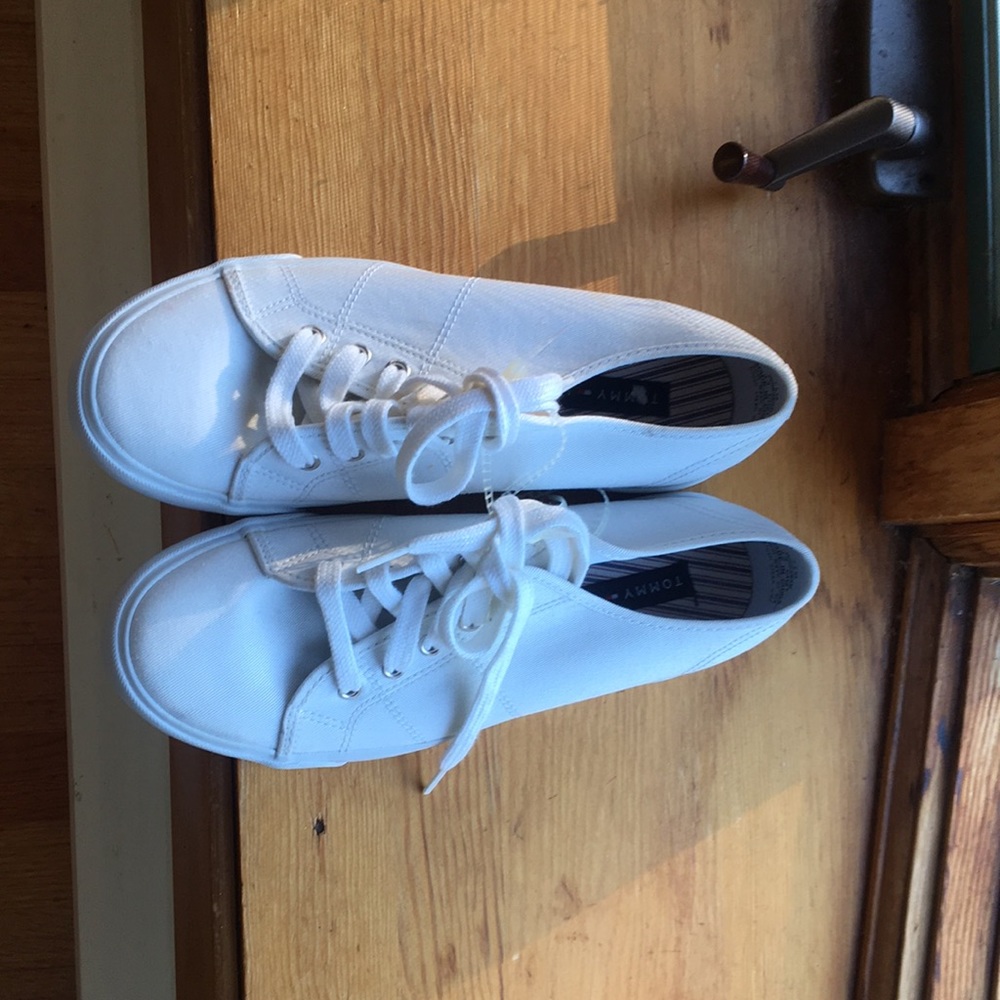 Tommy Hilfiger casual shoes, white color size 7 1/2 women Brand new #Tommy
